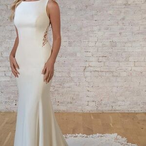 Stella York - Elegant White Lace-Back Dress